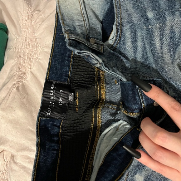 Supply & Demand Shredded Skinny Jeans 👖 - Picture 2 of 7